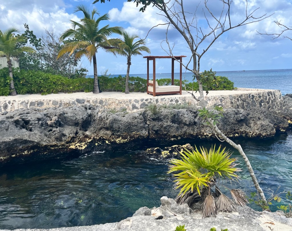 White Lotus Vibes in Cozumel? Welcome to The Cabana Beach Club&nbsp;(Review)&nbsp;
